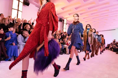 Look 18